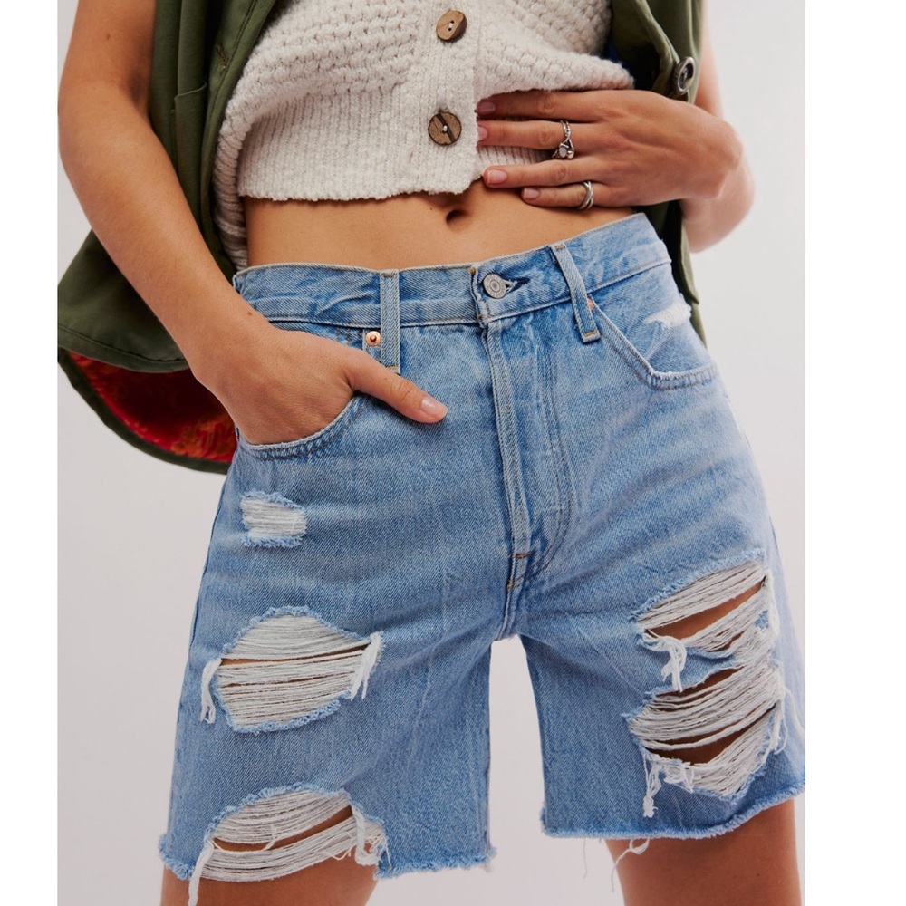 LEVIS 501 Mid Thigh Distressed Shorts Free People BNWT